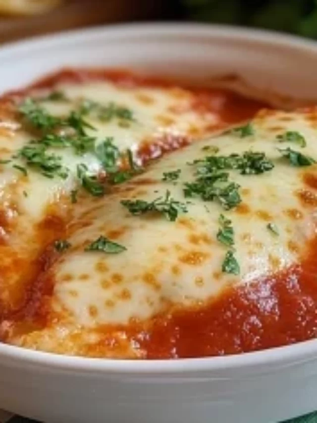 Frango à Parmegiana Crocante com Molho e Queijo Derretido